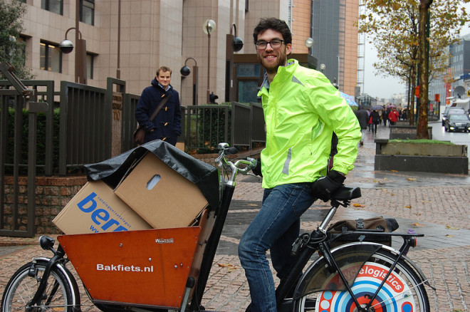 Making streets greener, safer and less congested: a cargo bike. Photo (c) ECF