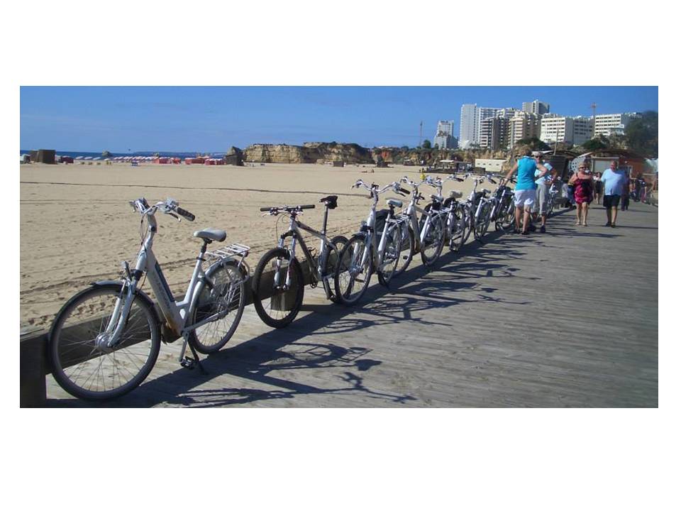 Algarve is a sunny year round bicycle holiday destination (photo: algarvebikeholidays.com)