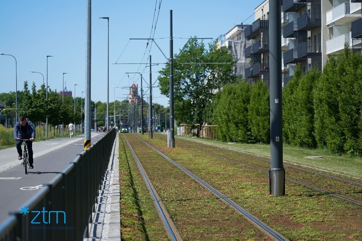 A featured case study: The, modernisation of the tramway track in Poznań, Poland, coupled with the creation of 5 km of bicycle tracks. Photo credit: Poznańskie Inwestycje Miejskie