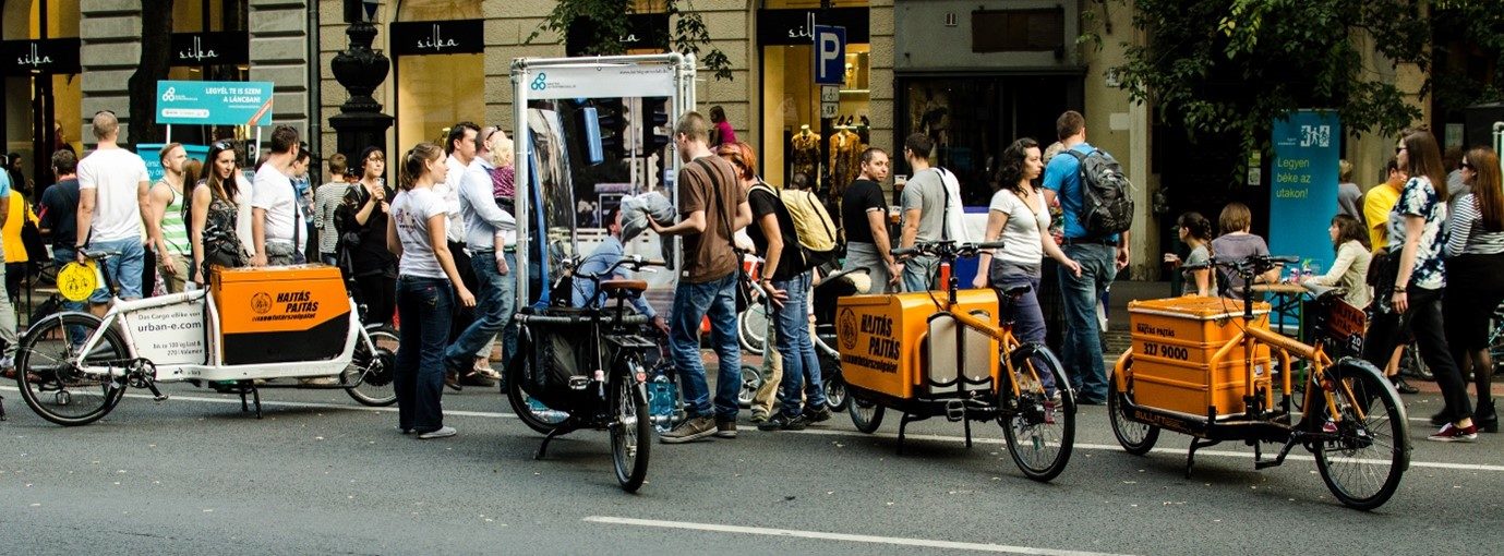 City Changer Cargo Bike: Car free day in Budapest. 