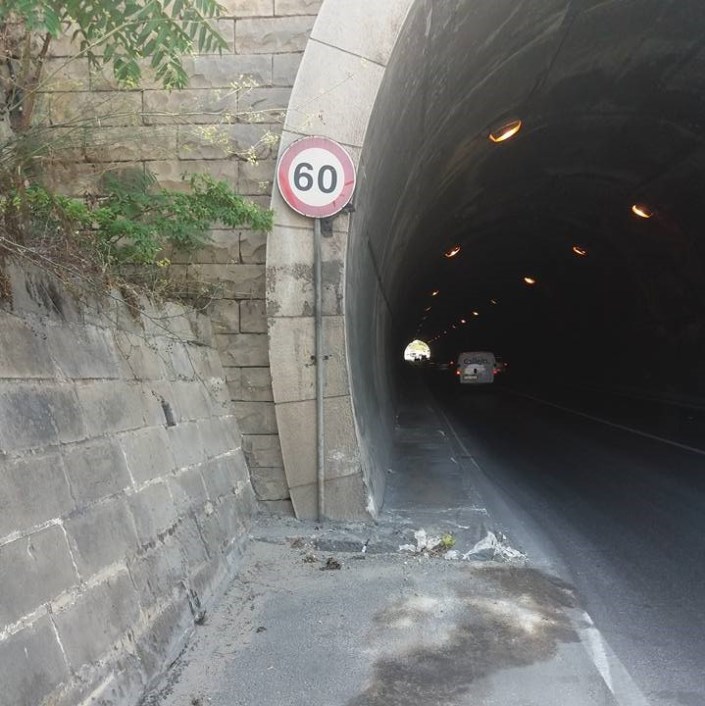 Entrance to San Giljan tunnel on a TEN-T road in Malta. Cyclists and pedestrians are forced to share a narrow and poorly-lit sidewalk, no alternative route is provided. Picture credit: B.A.G. (Bicycling Advocacy Group Malta)