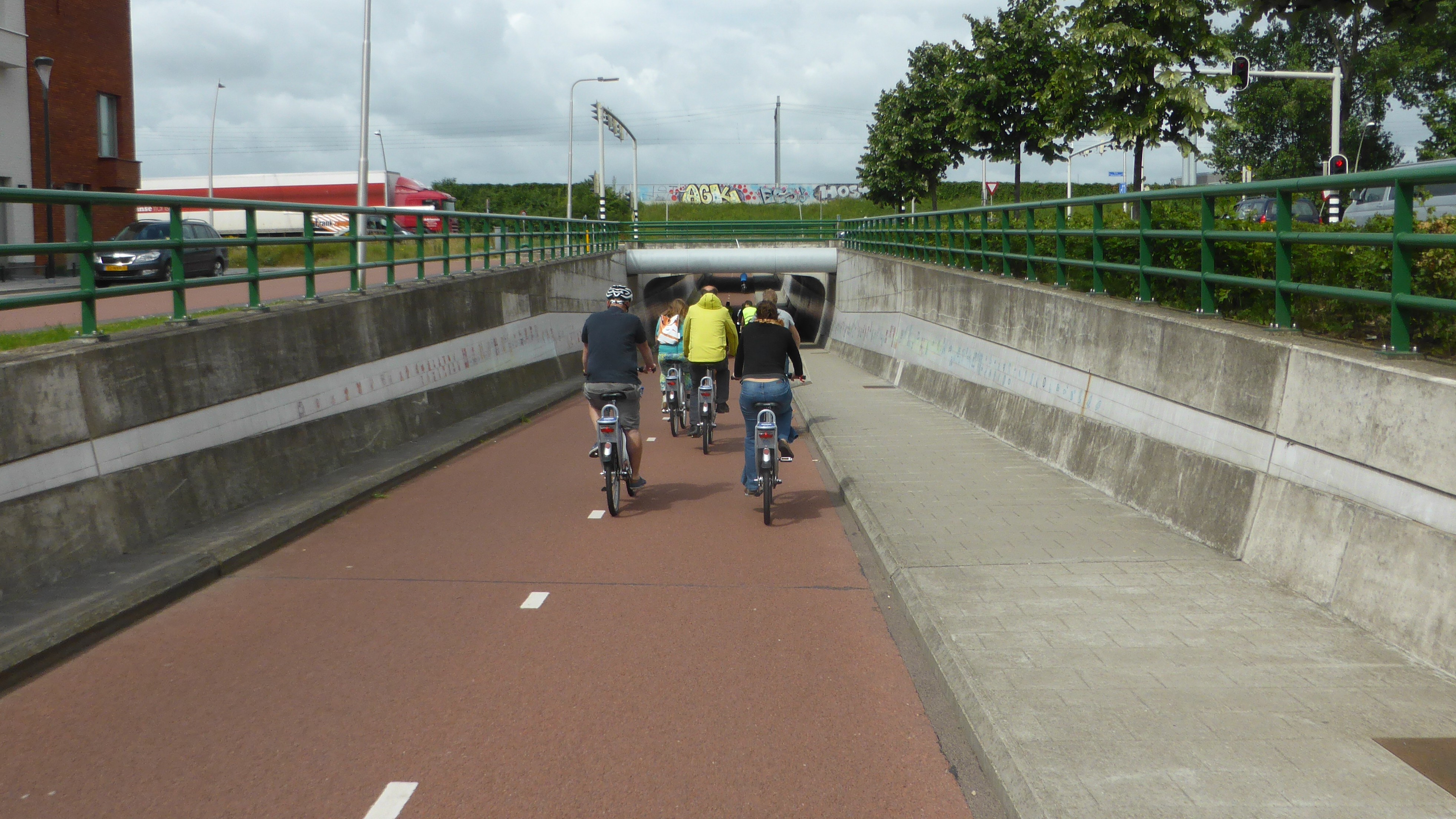 Eisenhower tunnel in northern Nijmegen, part of the RijnWaalpad cycle highway