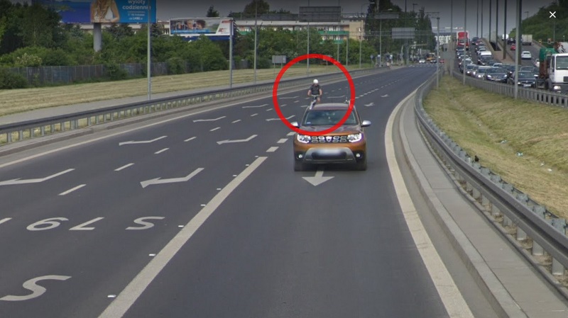To get across the interchange area, cyclists need to weave in and out across lanes leading to and from the S79 expressway. Image source: Google Street View.
