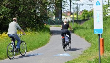 F3 - a cycle highway along a high speed railway; photo credit: Province Flemish Brabant